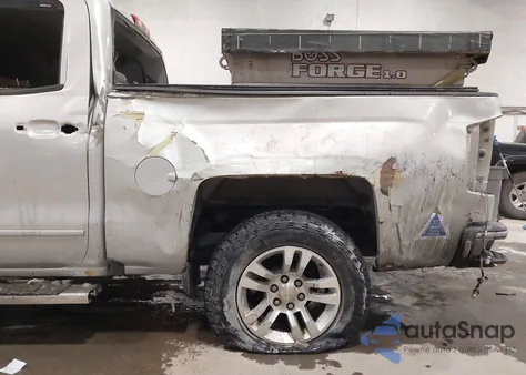 2016 Chevrolet Silverado 1500 1Lt из США, поврежденный, VIN 3GCUKREC8GG279190